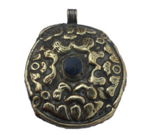 Artistic pendant with Blade Stone