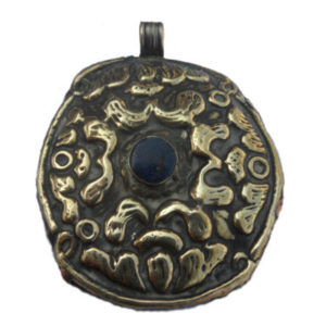 Artistic pendant with Blade Stone