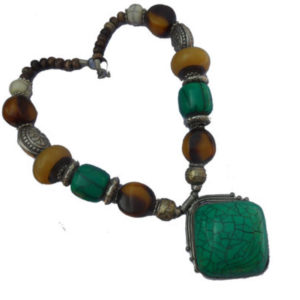 Stone necklace with pendant